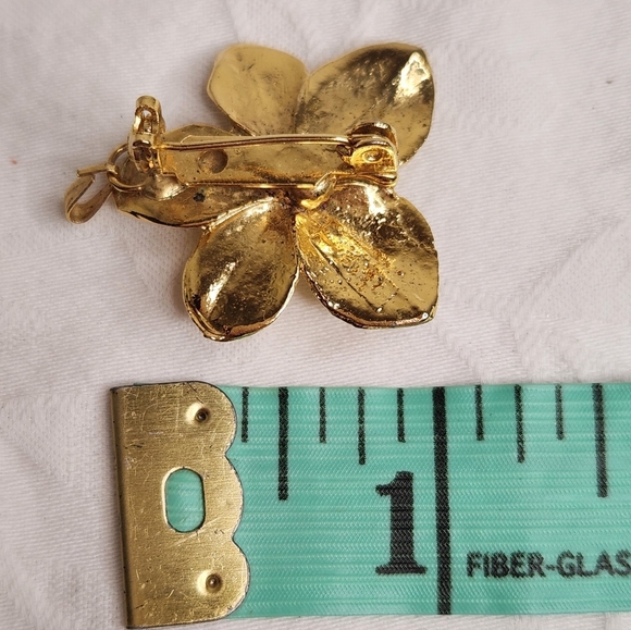 Gold Flower Brooch Pendant - Picture 5 of 8